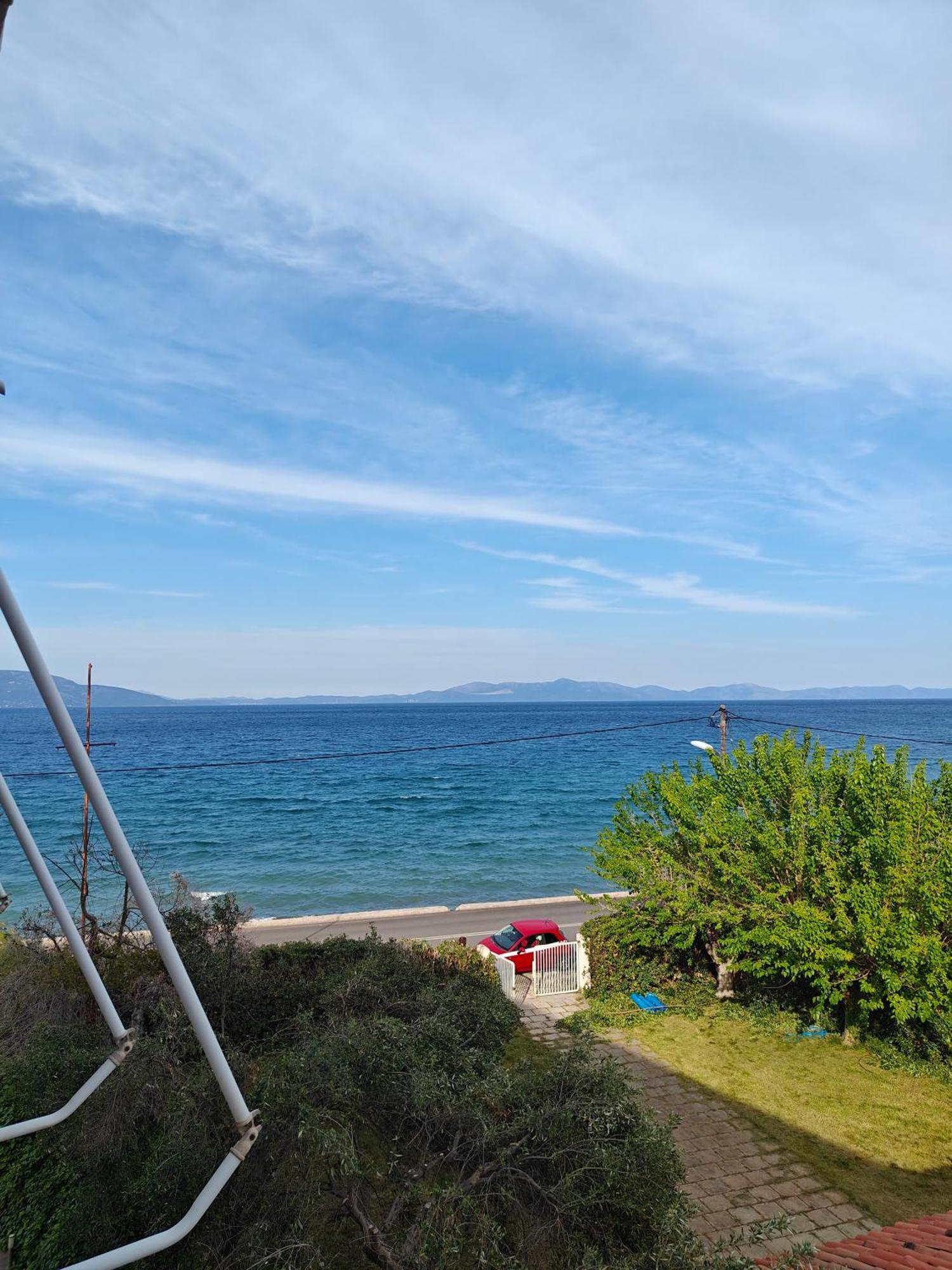 Thanos' Seaside Apartment Oropos Exterior photo